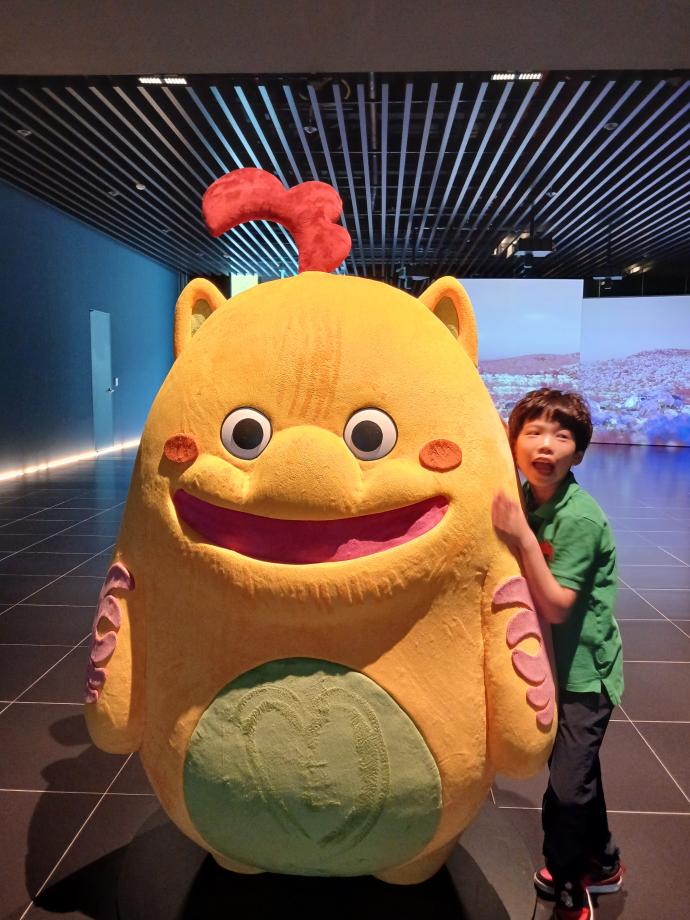 비속을 뚫고 온 박물관 관람 이미지
