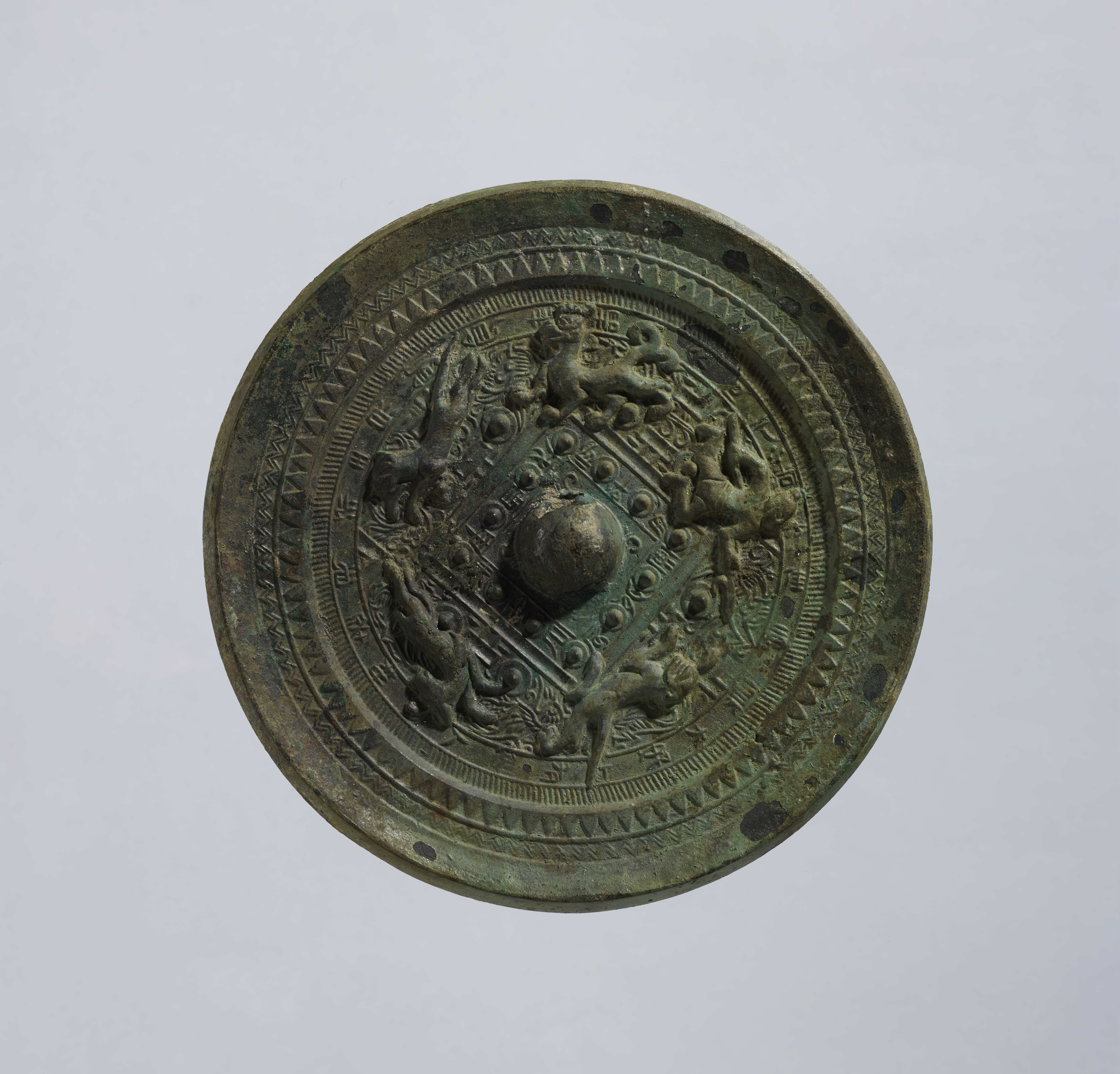青銅製方格規矩神獣文鏡(王) イメージ